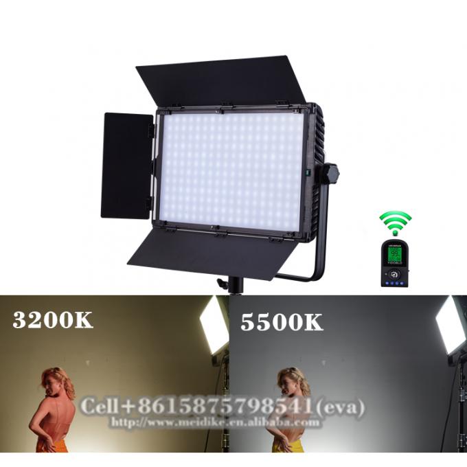 ไฟสตูดิโอวิดีโอ LED สีขาวนวล 5500K ใช้พลังงานจากแบตเตอรี่ 7000LM 95CRI 1
